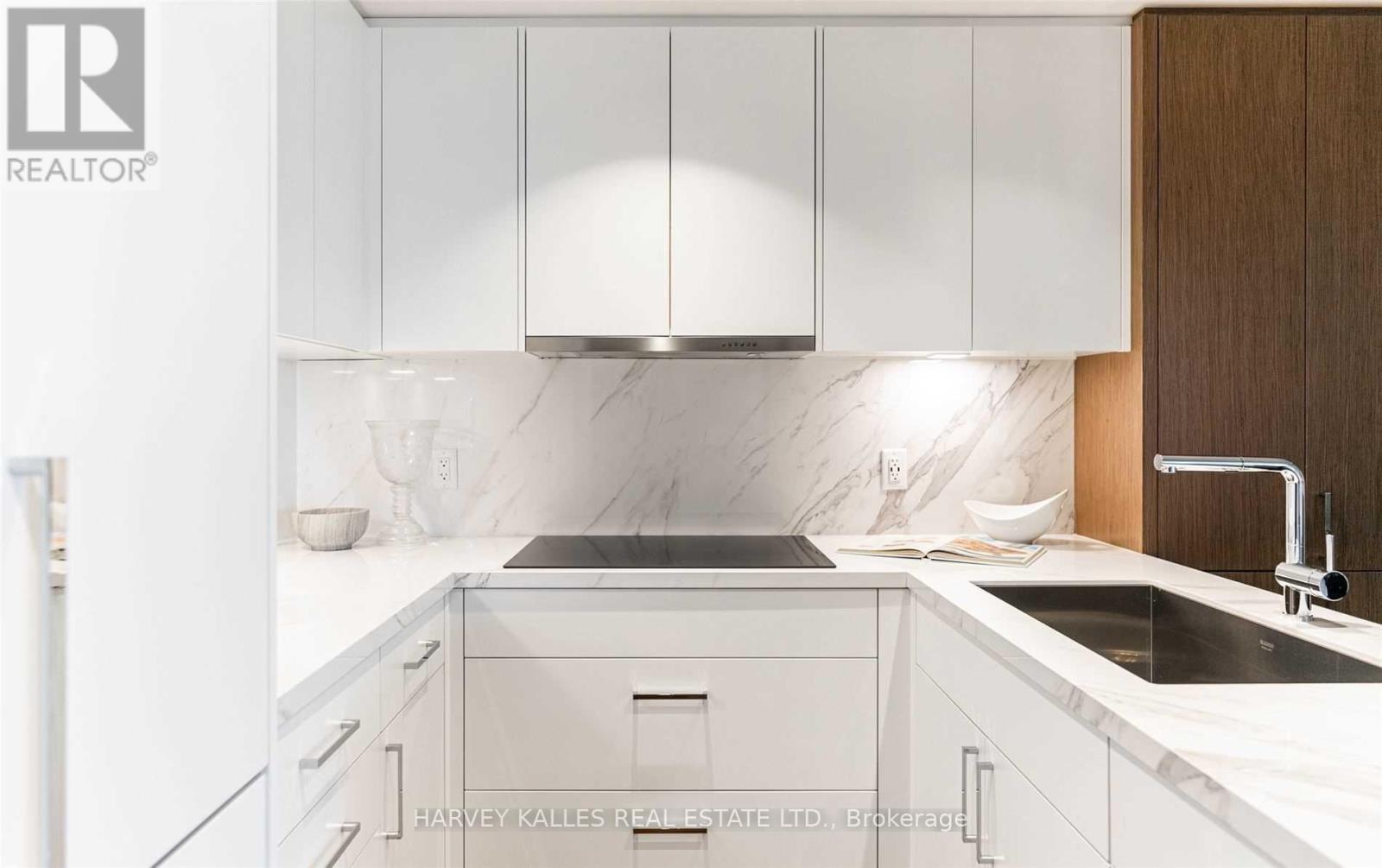 320 - 1 Benvenuto Place, Toronto, Ontario M4V 2L1 - Photo 13 - C13636164