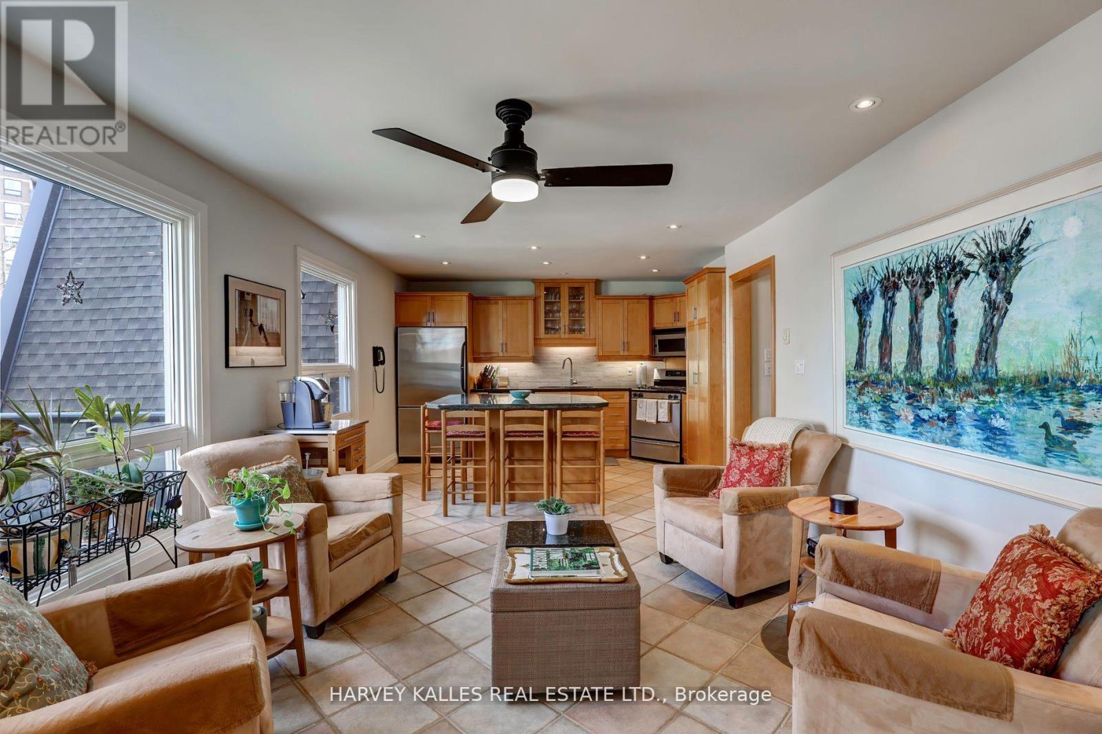 Th16 - 18 La Rose Avenue, Toronto, Ontario M9P 1A5 - Photo 11 - W13653024