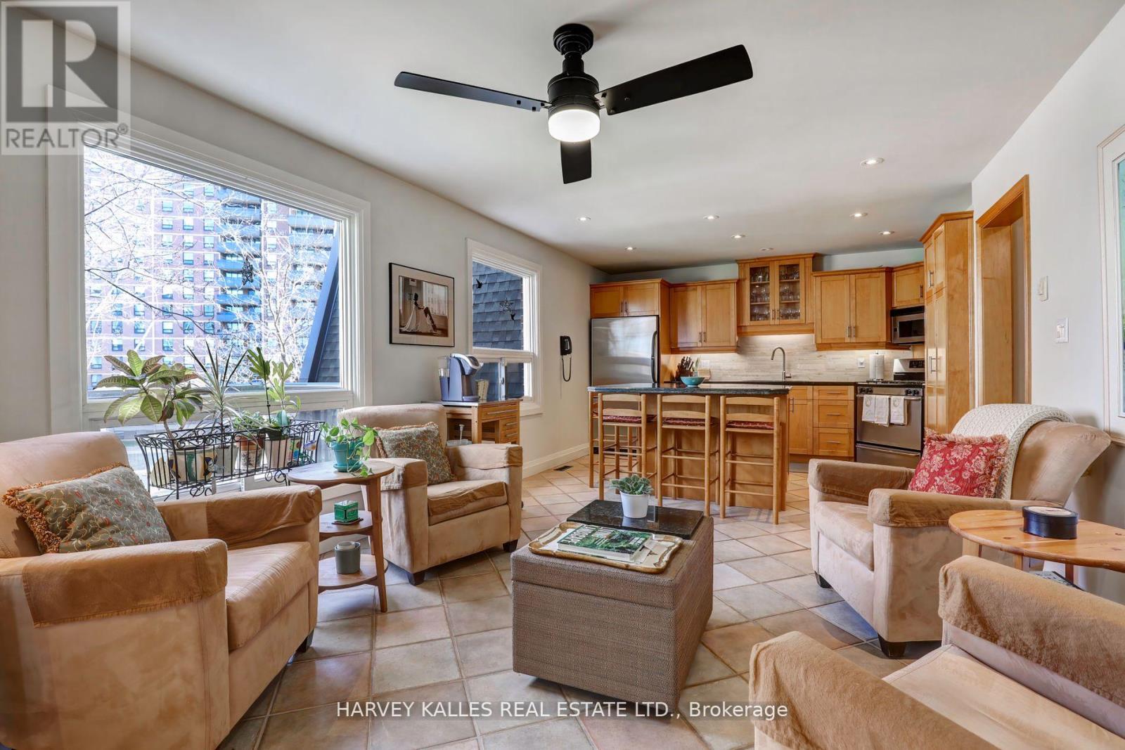 Th16 - 18 La Rose Avenue, Toronto, Ontario M9P 1A5 - Photo 12 - W13653024