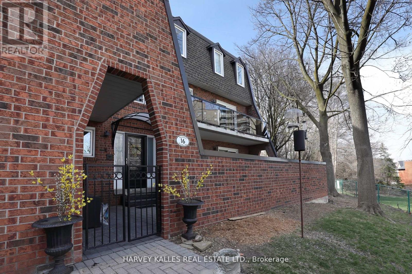Th16 - 18 La Rose Avenue, Toronto, Ontario M9P 1A5 - Photo 29 - W13653024
