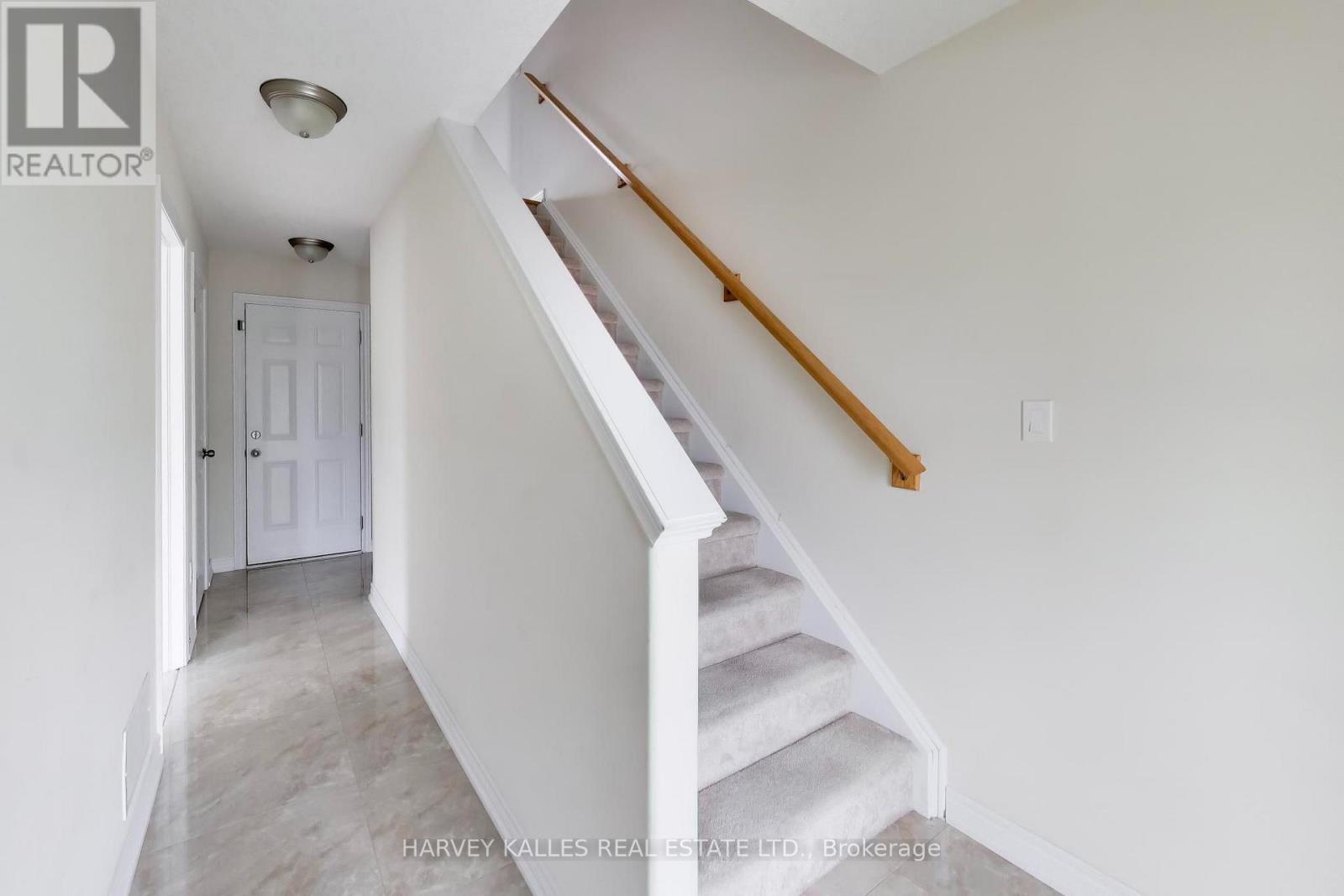 38 - 1 Leggott Avenue, Barrie, Ontario  L4M 0K7 - Photo 4 - S13662848