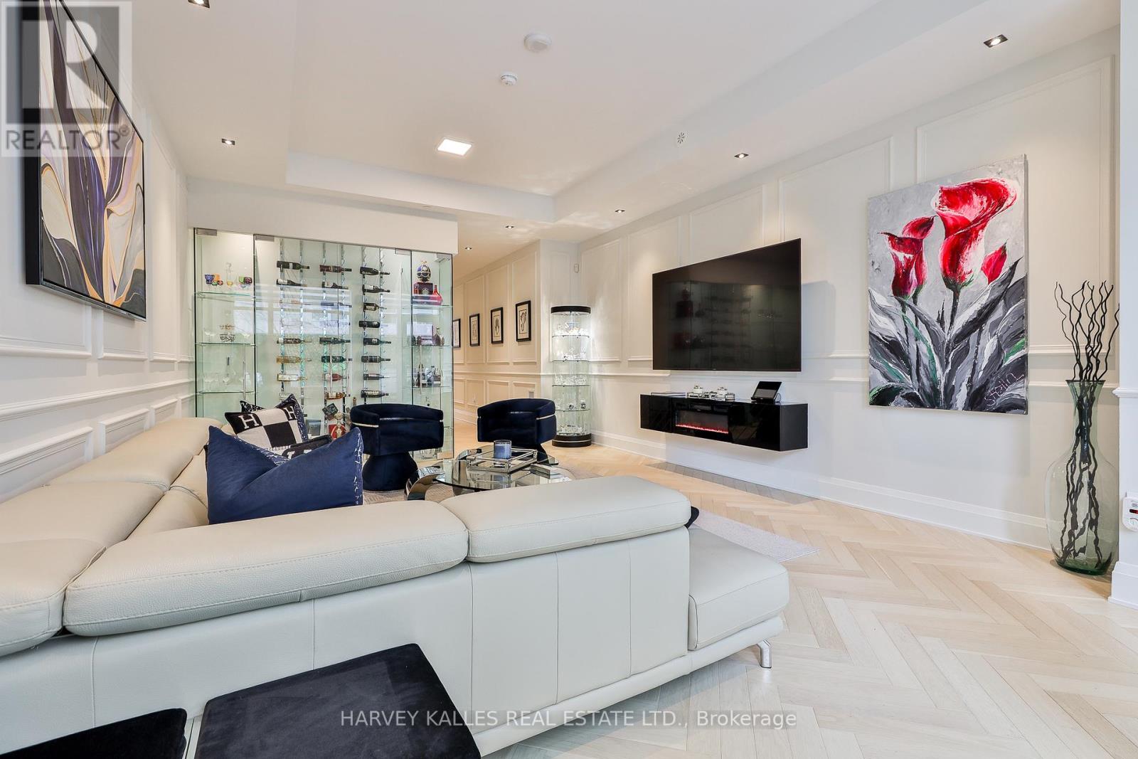 49 Foxbar Road, Toronto, Ontario  M4V 2G5 - Photo 10 - C13666114