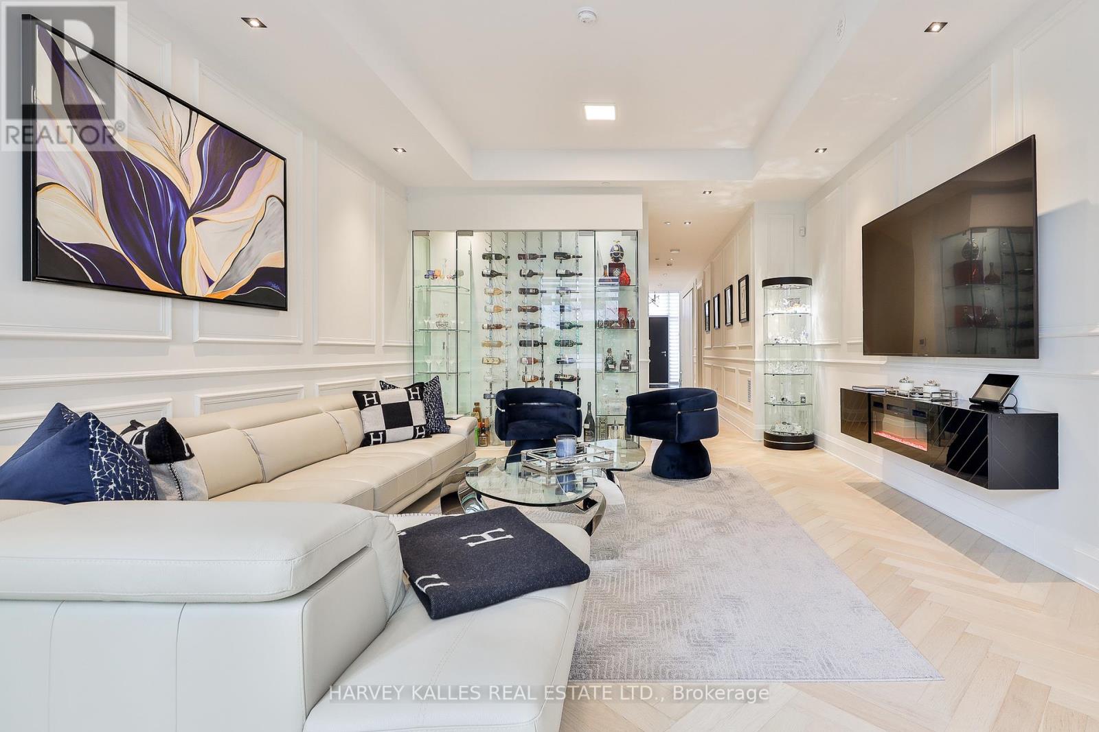 49 Foxbar Road, Toronto, Ontario  M4V 2G5 - Photo 12 - C13666114