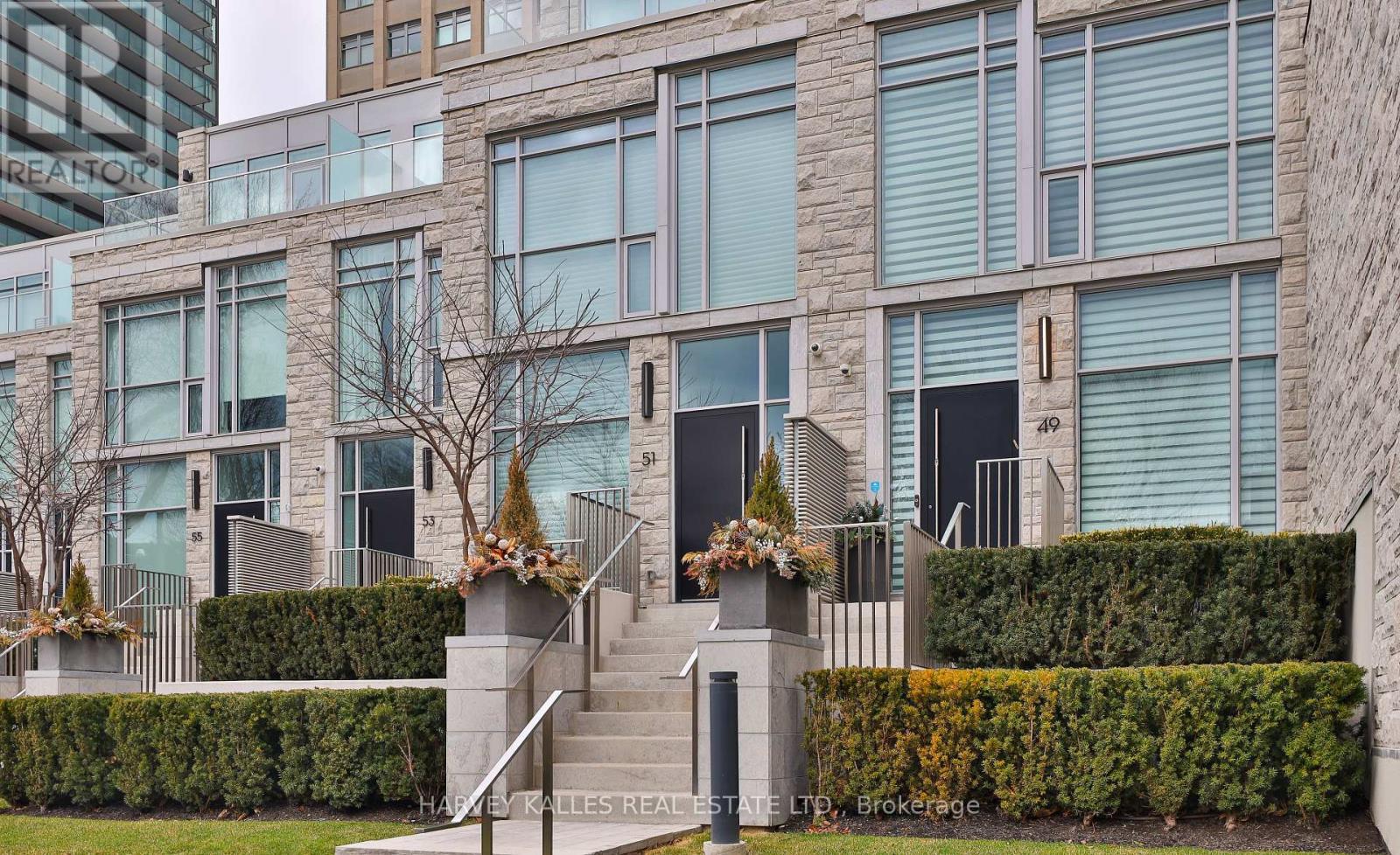 49 Foxbar Road, Toronto, Ontario  M4V 2G5 - Photo 2 - C13666114