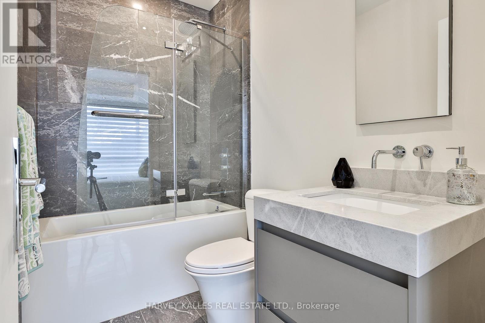 49 Foxbar Road, Toronto, Ontario  M4V 2G5 - Photo 28 - C13666114