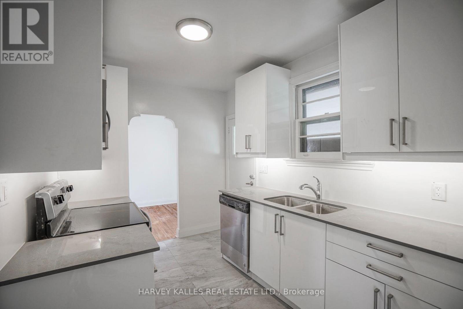 47 Stayner Avenue, Toronto, Ontario  M6B 1N5 - Photo 11 - W13668364