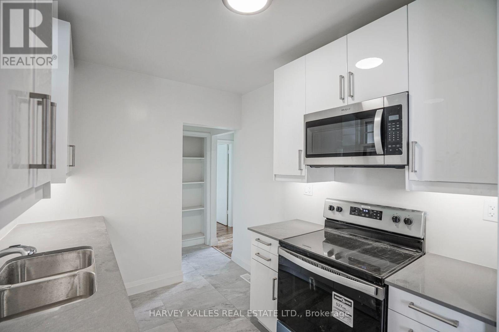 47 Stayner Avenue, Toronto, Ontario  M6B 1N5 - Photo 12 - W13668364