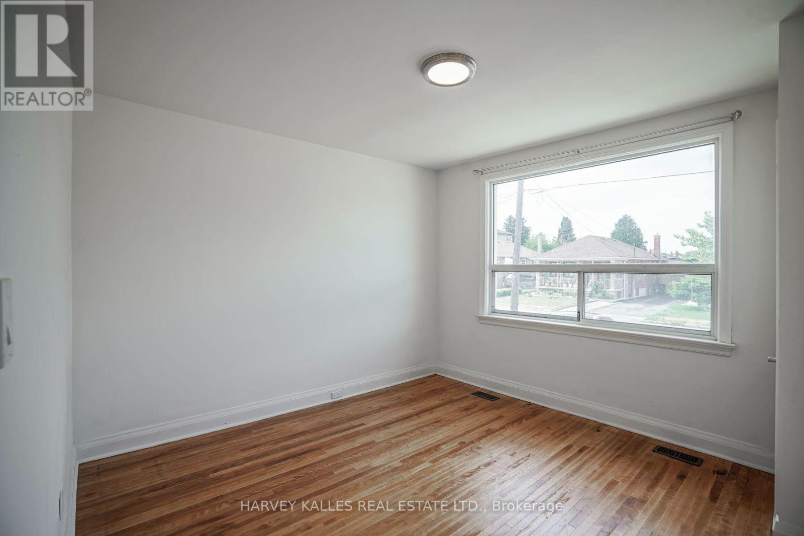 47 Stayner Avenue, Toronto, Ontario  M6B 1N5 - Photo 17 - W13668364