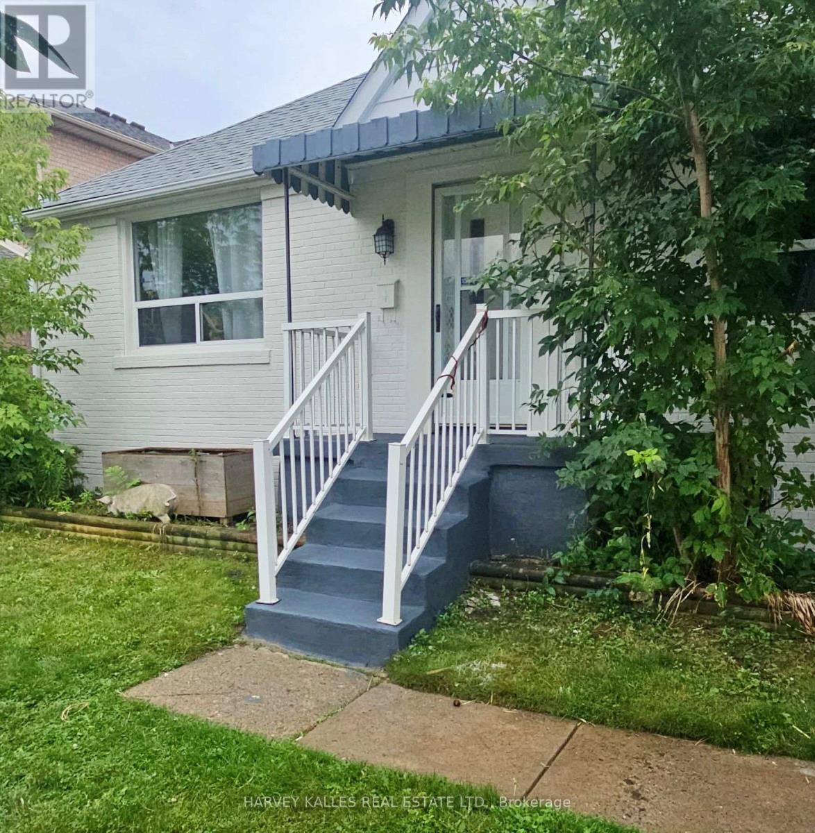 47 Stayner Avenue, Toronto, Ontario  M6B 1N5 - Photo 2 - W13668364