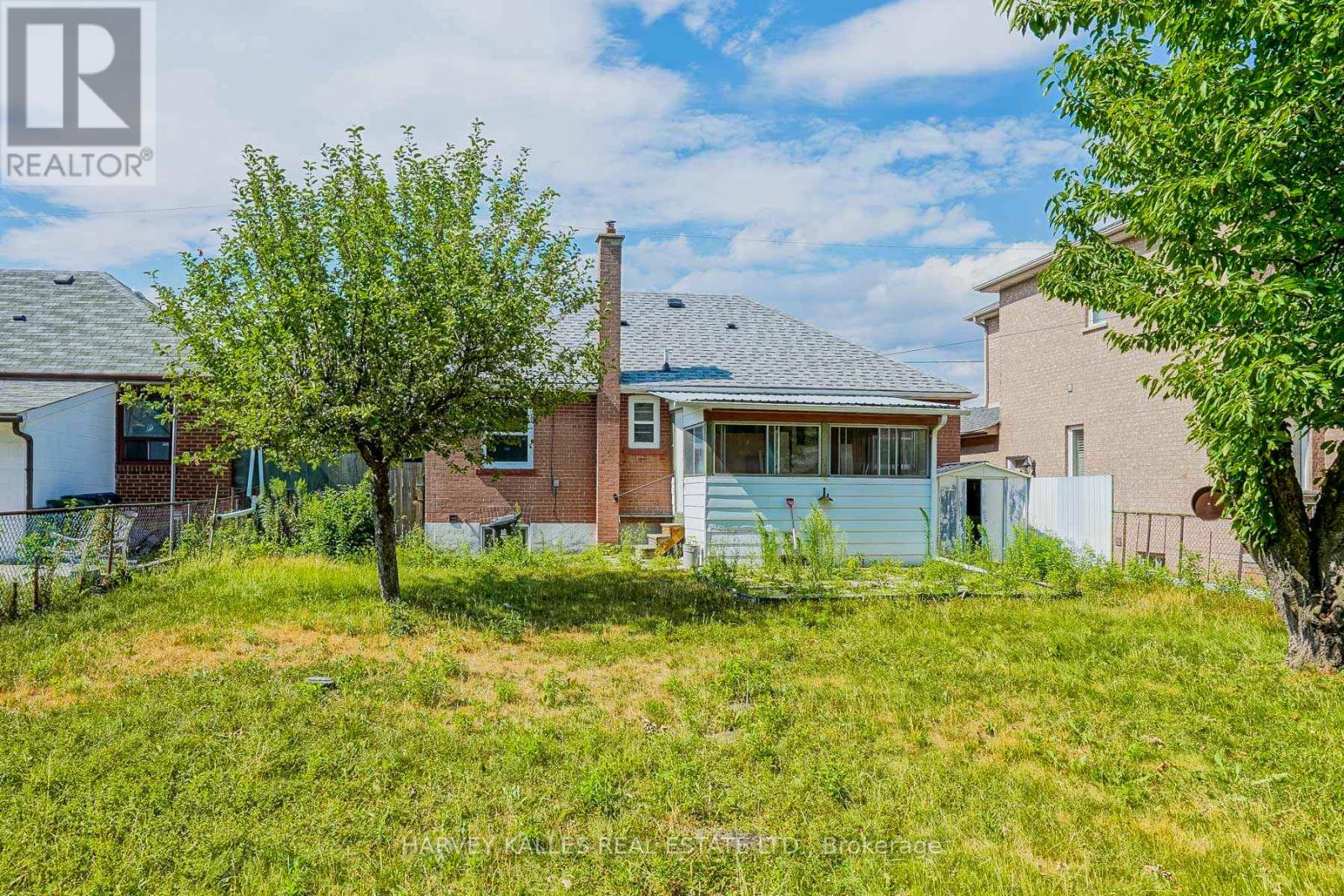 47 Stayner Avenue, Toronto, Ontario  M6B 1N5 - Photo 31 - W13668364