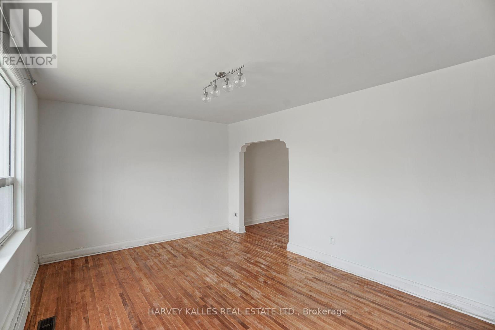 47 Stayner Avenue, Toronto, Ontario  M6B 1N5 - Photo 6 - W13668364