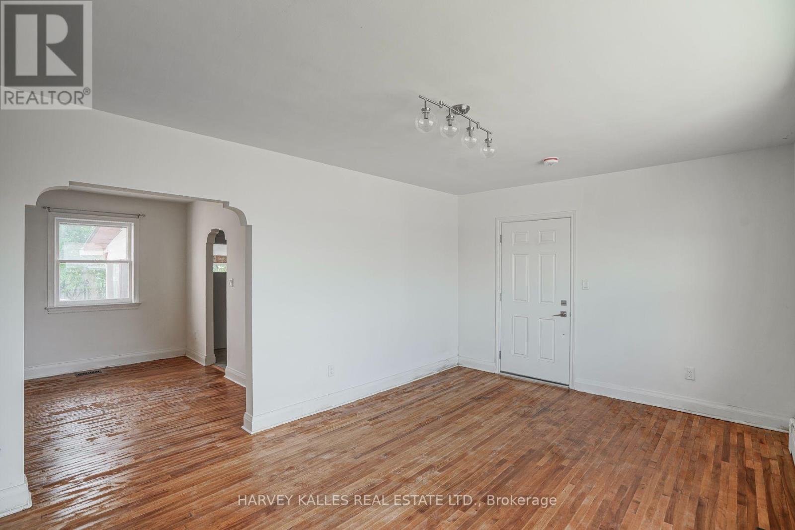 47 Stayner Avenue, Toronto, Ontario  M6B 1N5 - Photo 7 - W13668364