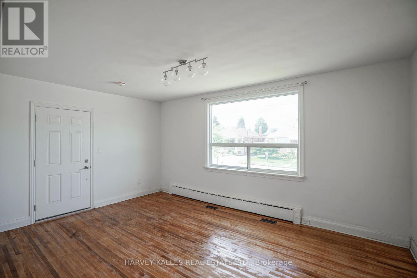 47 Stayner Avenue, Toronto, Ontario  M6B 1N5 - Photo 9 - W13668364