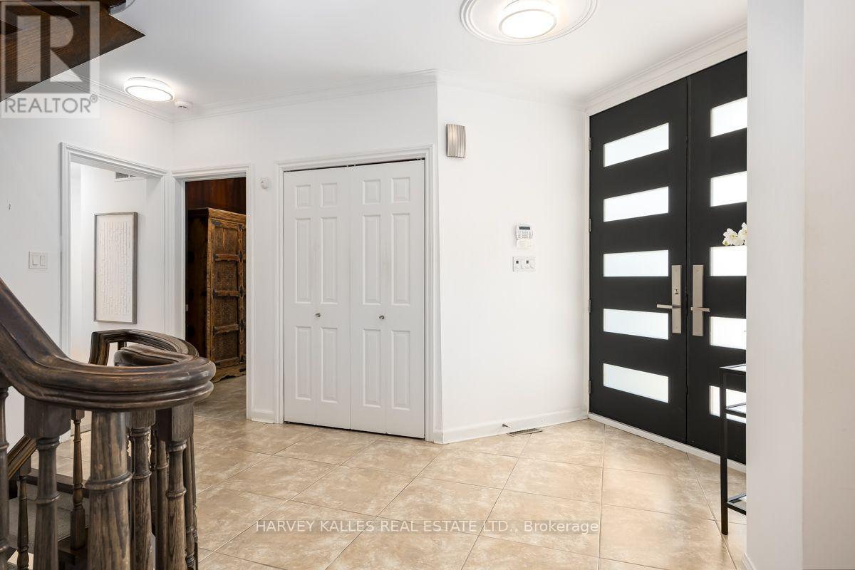 92 Prue Avenue, Toronto, Ontario  M6B 1R5 - Photo 5 - C13676822