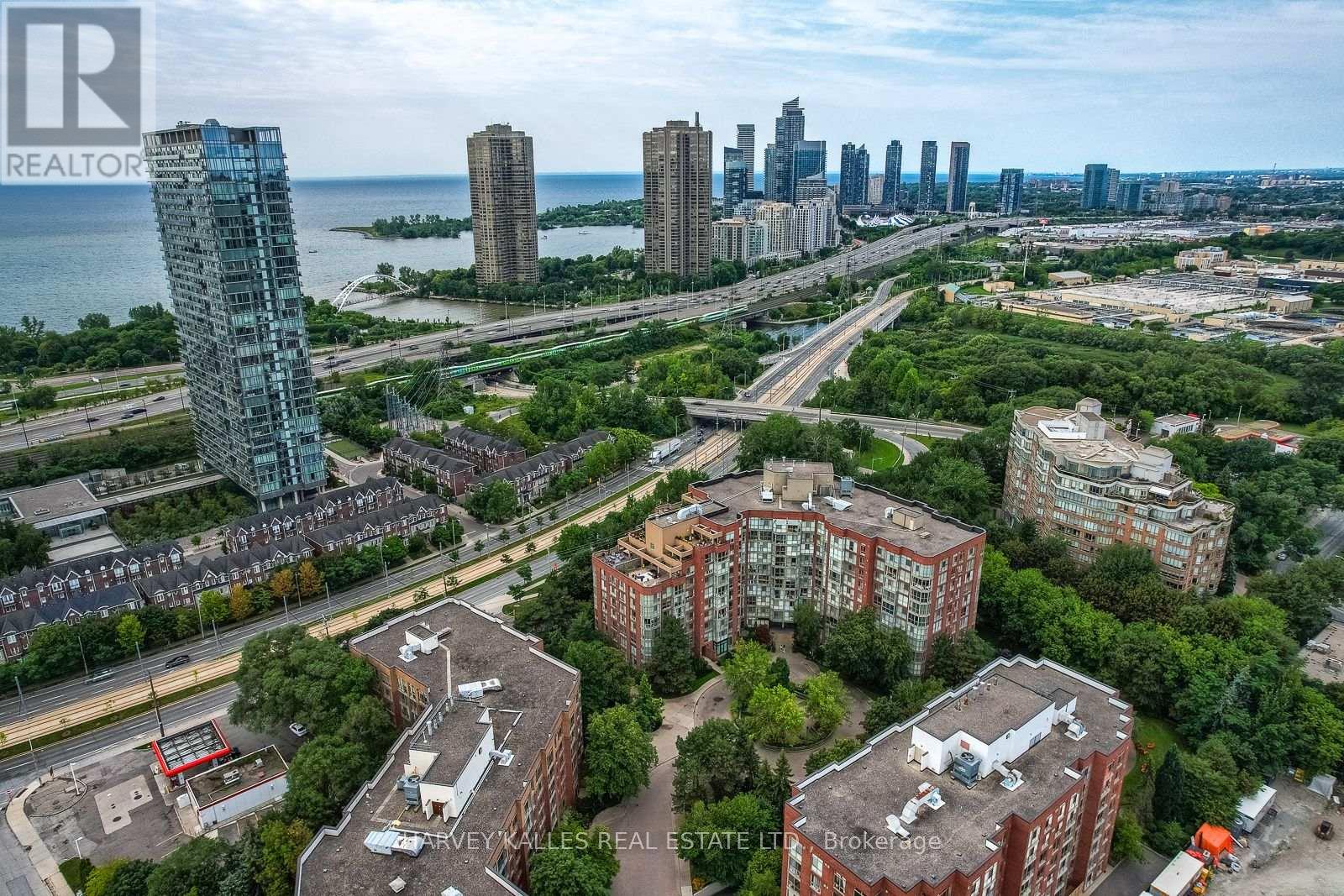 521 - 20 SOUTHPORT STREET, Toronto, Ontario