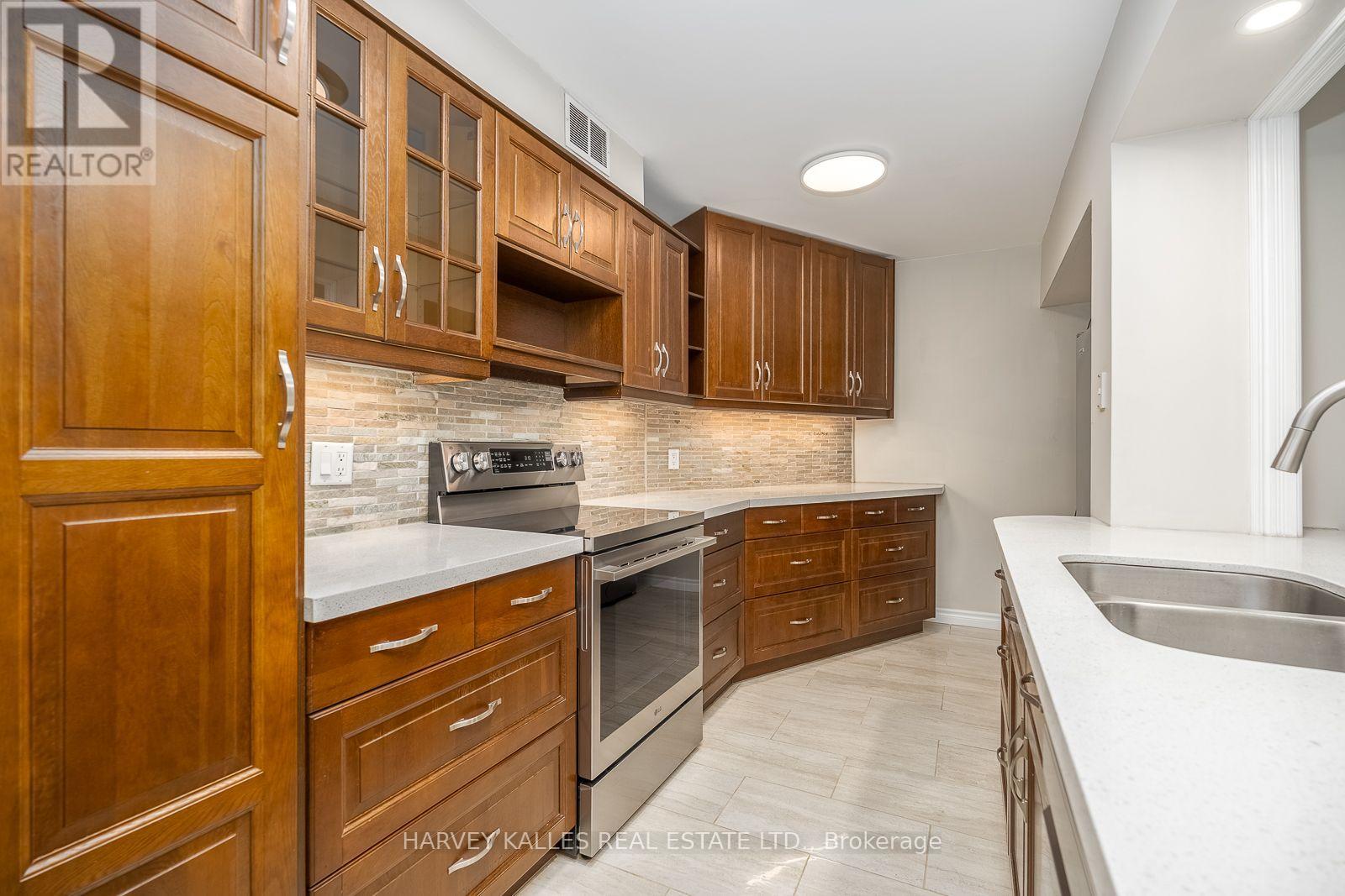 521 - 20 Southport Street, Toronto, Ontario M6S 4Y8 - Photo 11 - W13688144