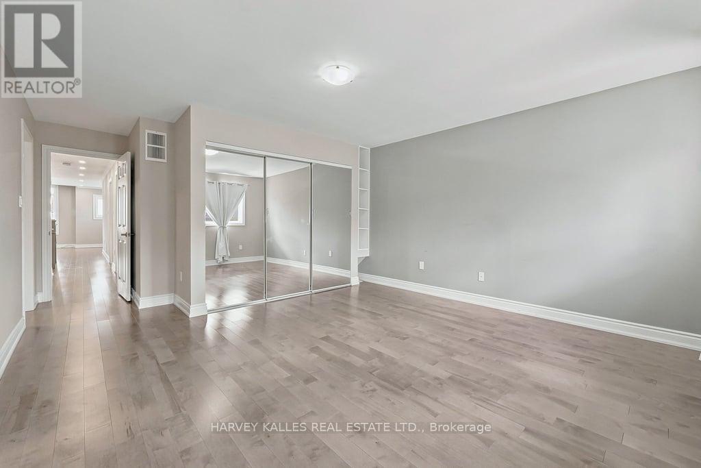 2033 Redstone Crescent, Oakville, Ontario  L6M 5B2 - Photo 20 - W13689230