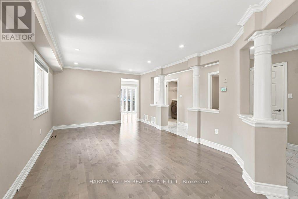 2033 Redstone Crescent, Oakville, Ontario  L6M 5B2 - Photo 6 - W13689230