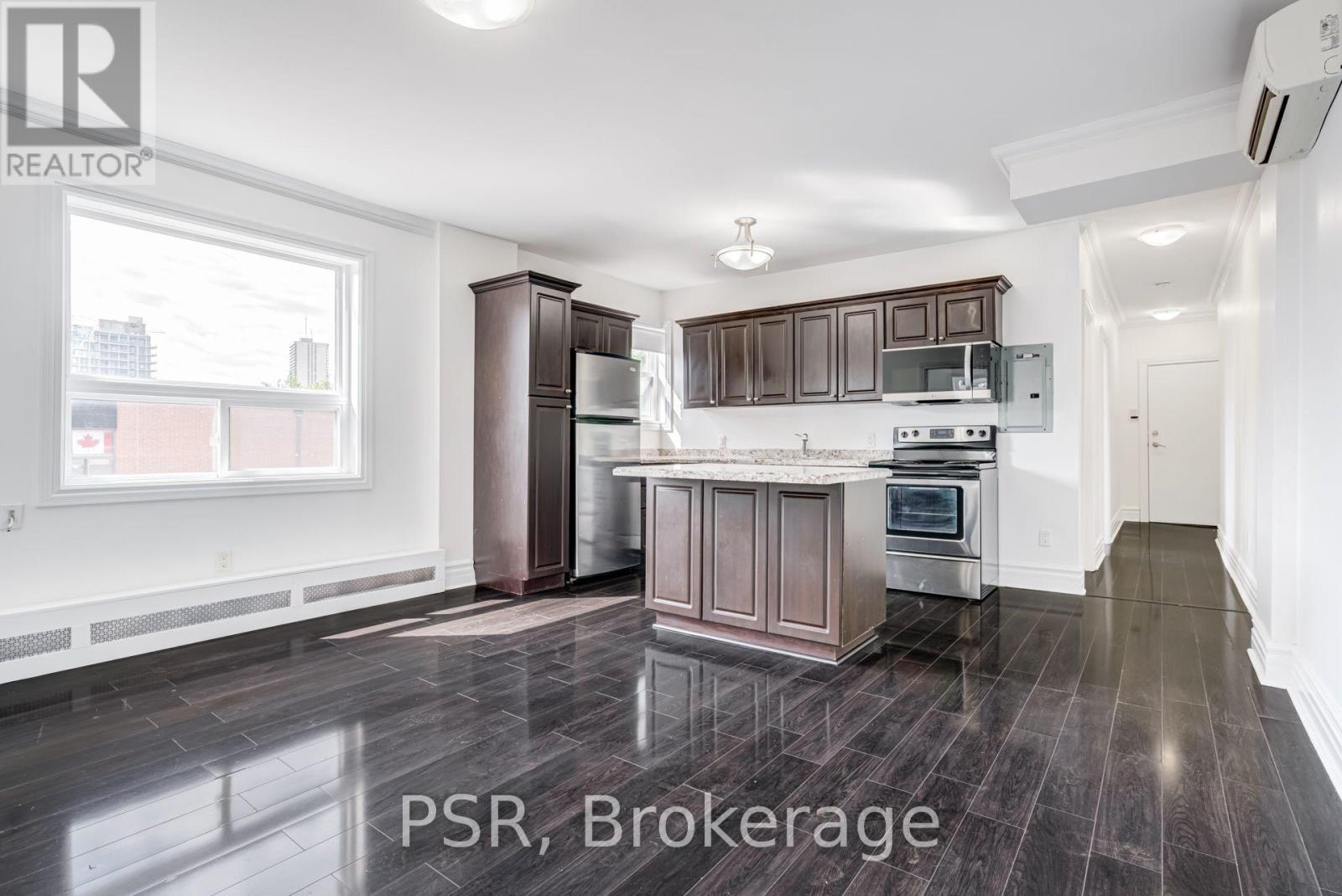 4 - 2 CRAIGHURST AVENUE, Toronto, Ontario