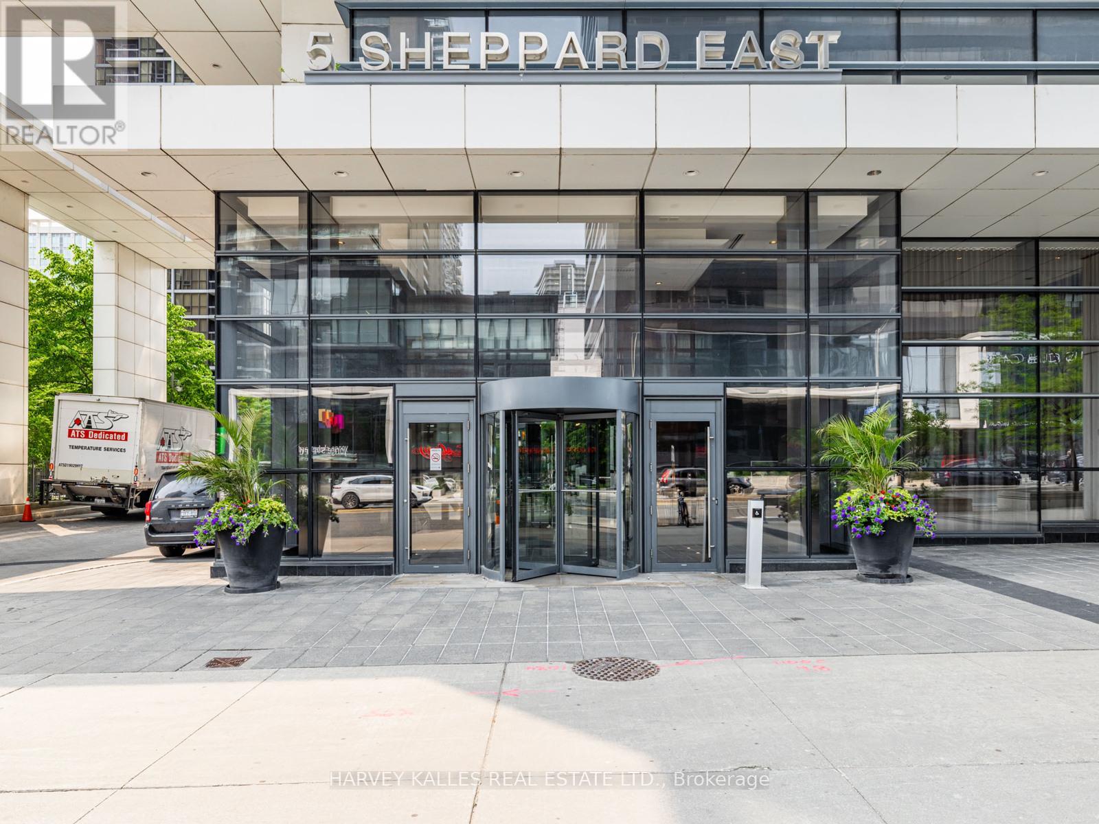 2121 - 5 Sheppard Avenue E, Toronto, Ontario M2N 2Z8 - Photo 2 - C13695466