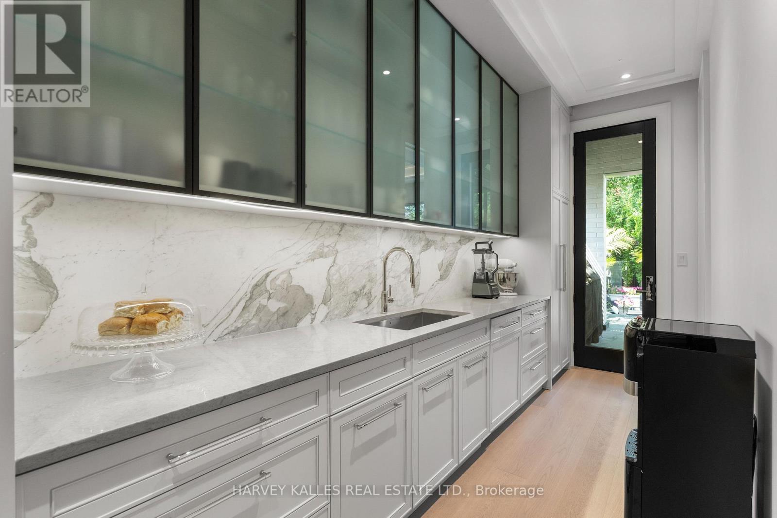 106 Richview Avenue, Toronto, Ontario M5P 3E9 - Photo 19 - C13701124