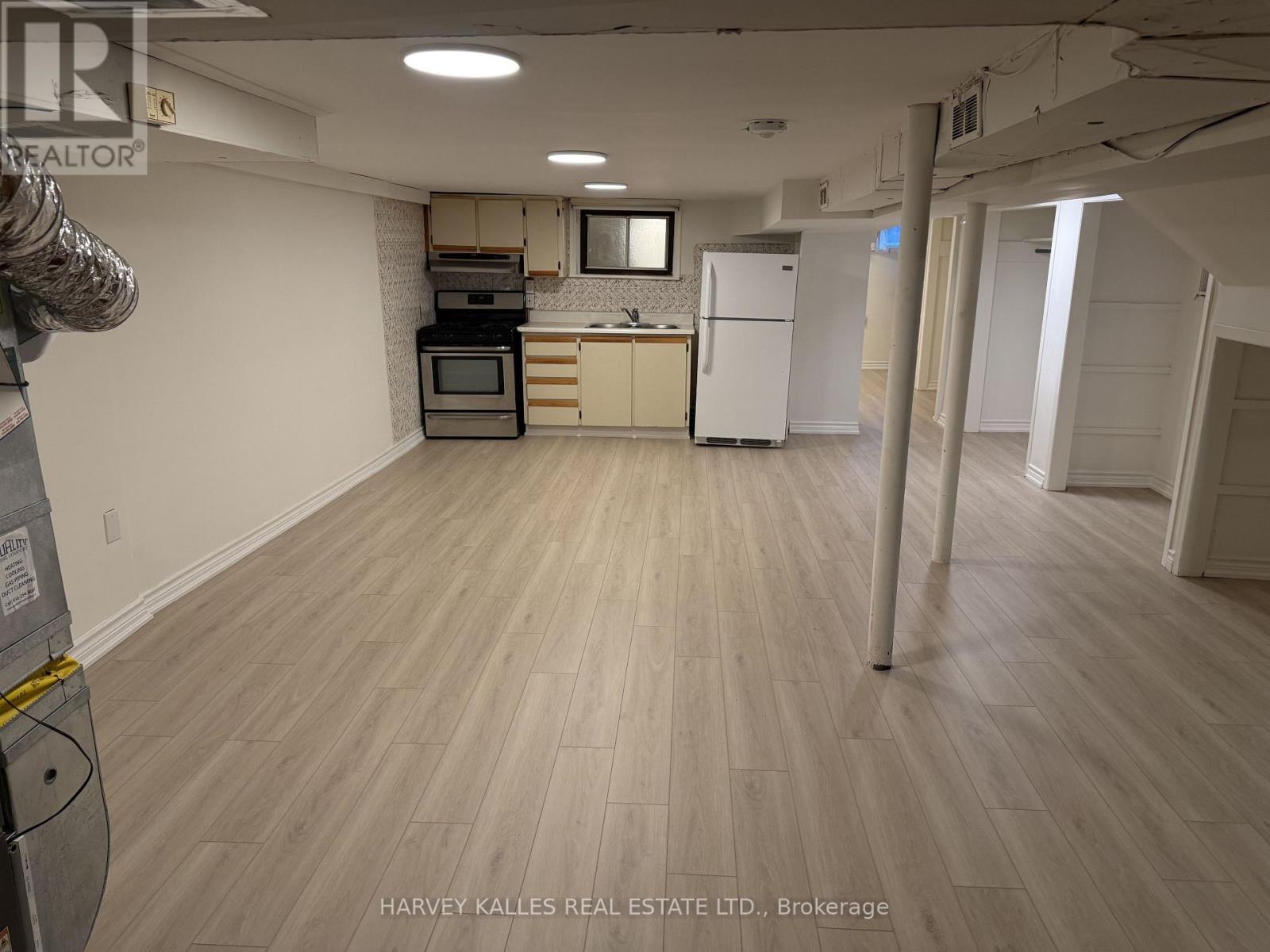 Lower - 628 Manning Avenue, Toronto, Ontario  M6G 2V9 - Photo 4 - C13701536