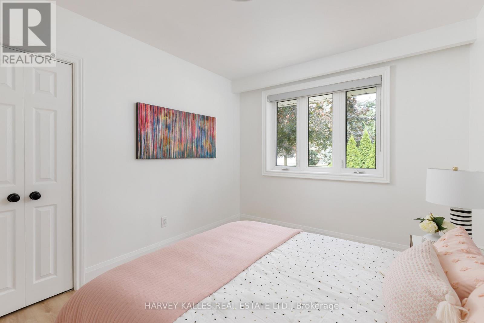 215 Edenbridge Drive, Toronto, Ontario  M9A 3G9 - Photo 32 - W13702956