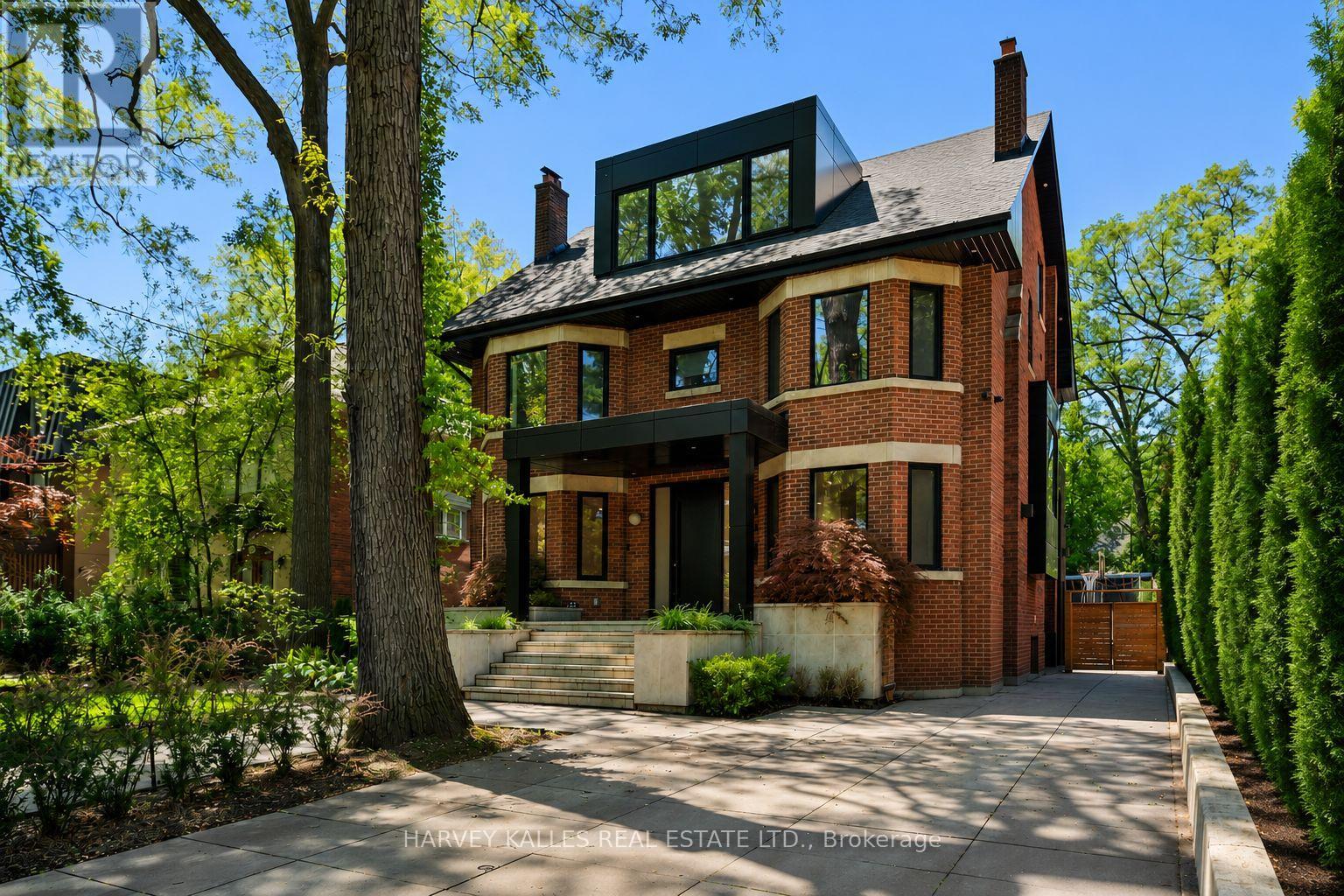 128 LYNDHURST AVENUE, Toronto, Ontario