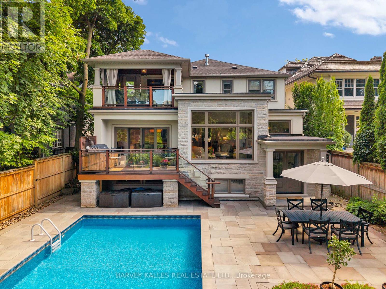 72 TEDDINGTON PARK AVENUE, Toronto, Ontario