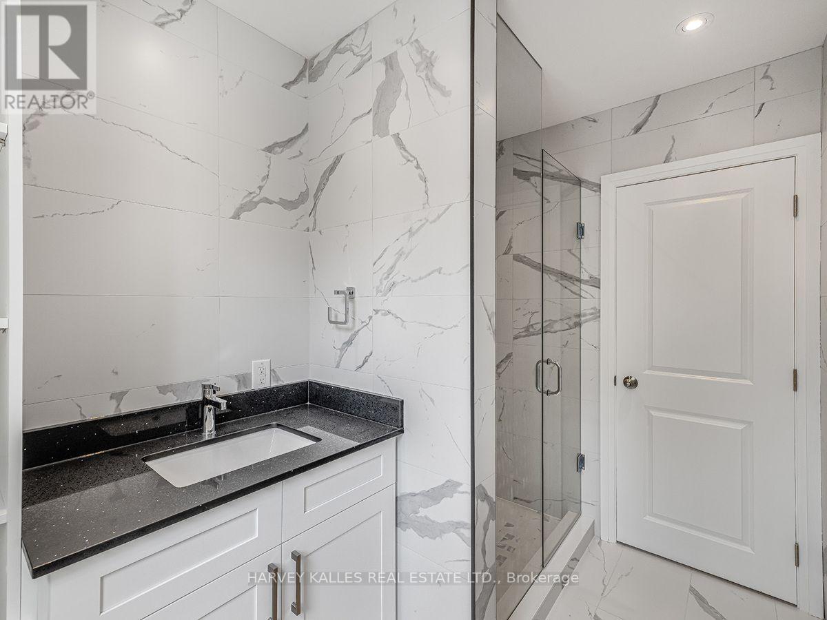 4 - 8 Markdale Avenue, Toronto, Ontario M6C 1S9 - Photo 15 - C13707538