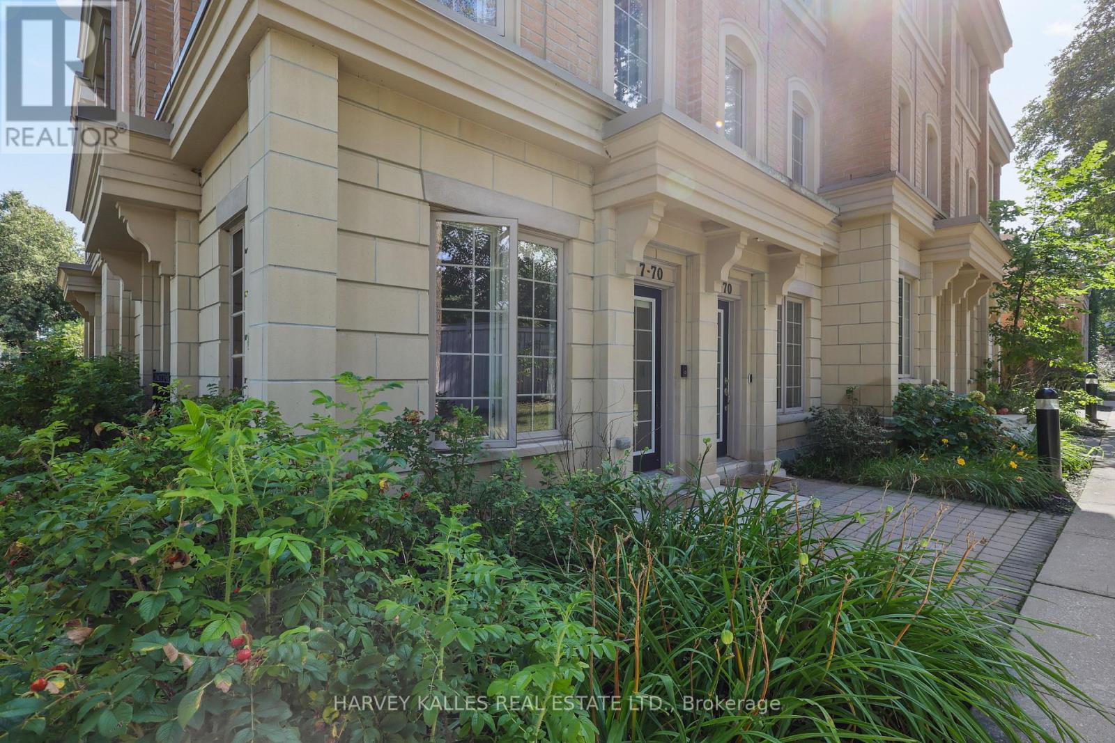 7 - 70 Hargrave Lane, Toronto, Ontario  M4N 0A4 - Photo 2 - C13708136