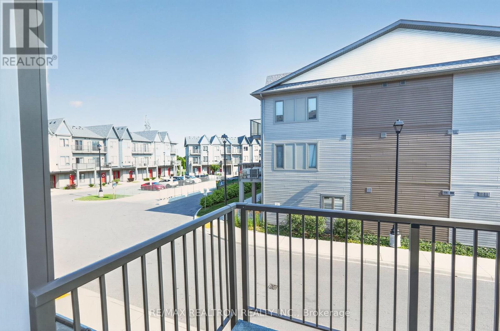 1010 - 2635 William Jackson Drive, Pickering, Ontario  L1X 0L2 - Photo 4 - E13711794