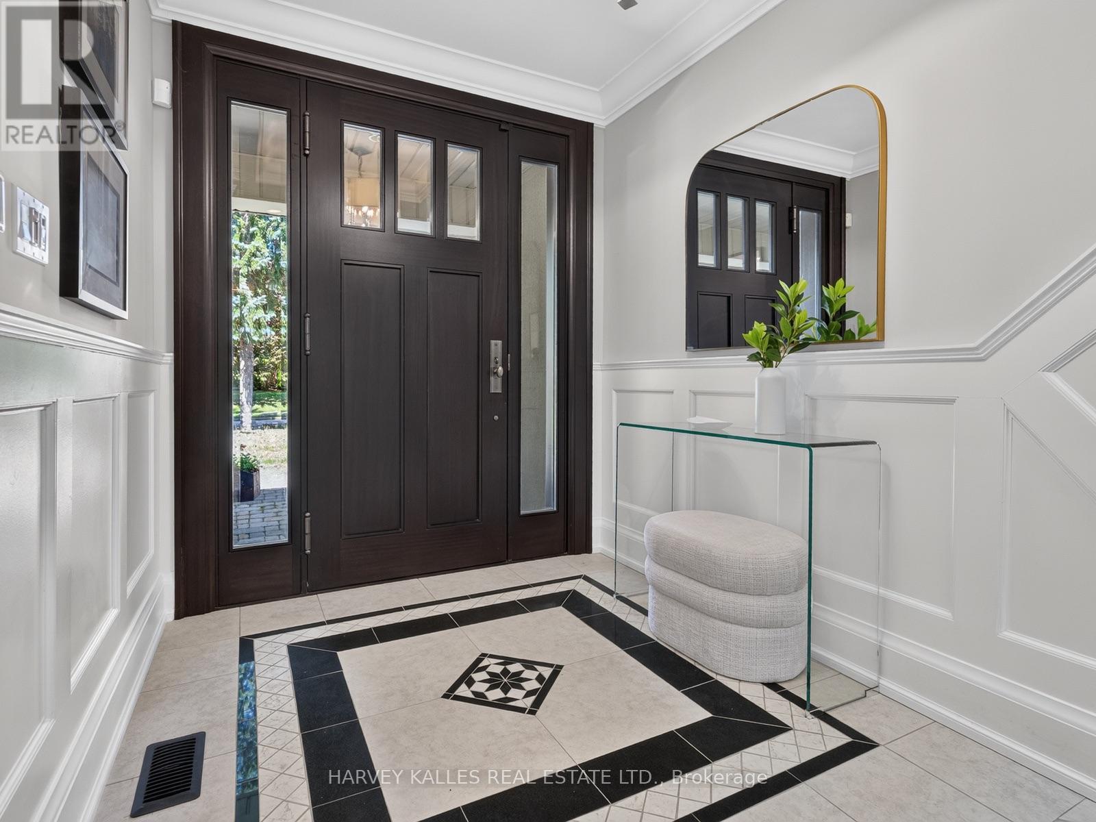 107 Stratford Crescent, Toronto, Ontario M4N 1C7 - Photo 3 - C13712710