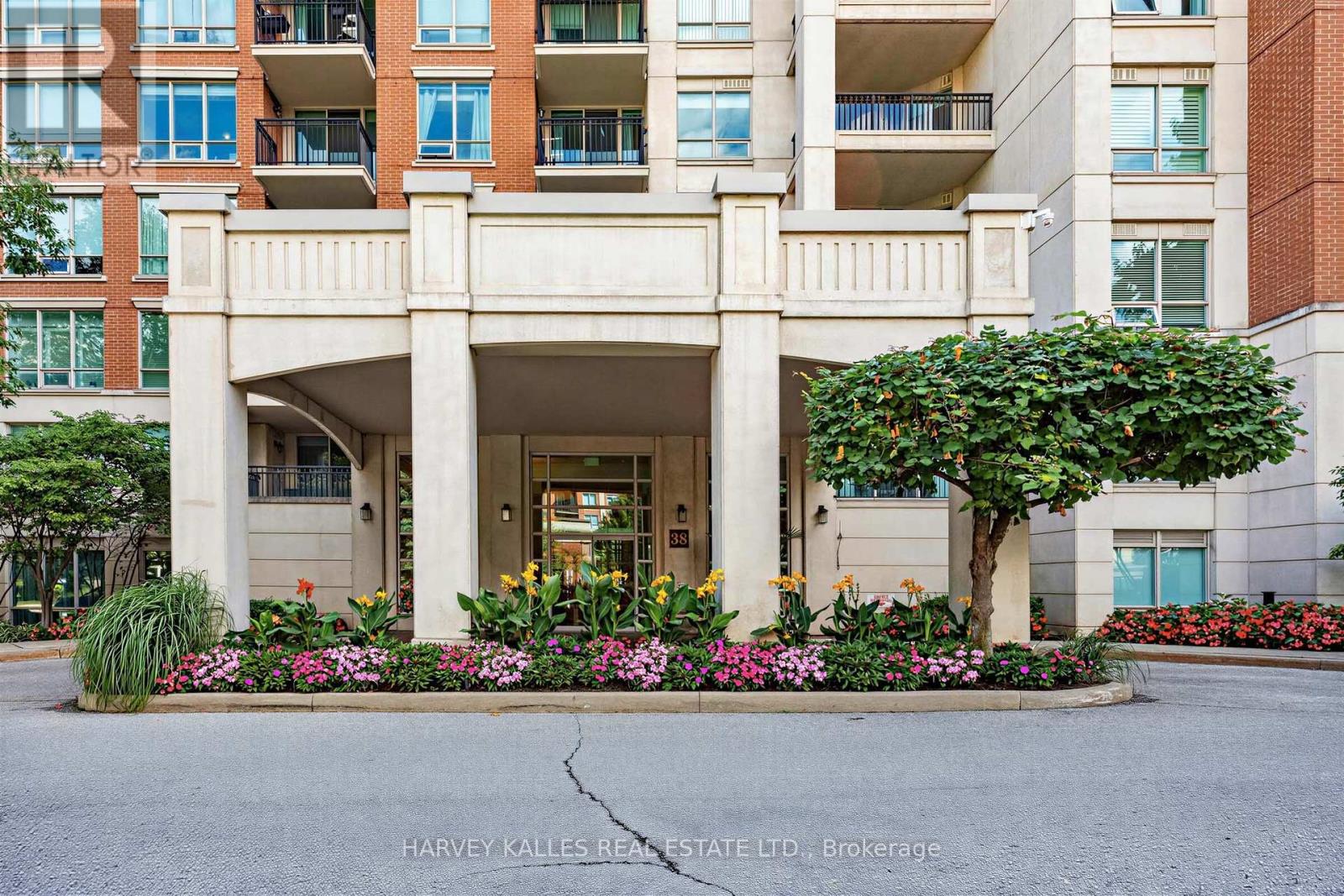 317 - 38 William Carson Crescent, Toronto, Ontario  M2P 2H2 - Photo 2 - C13712970
