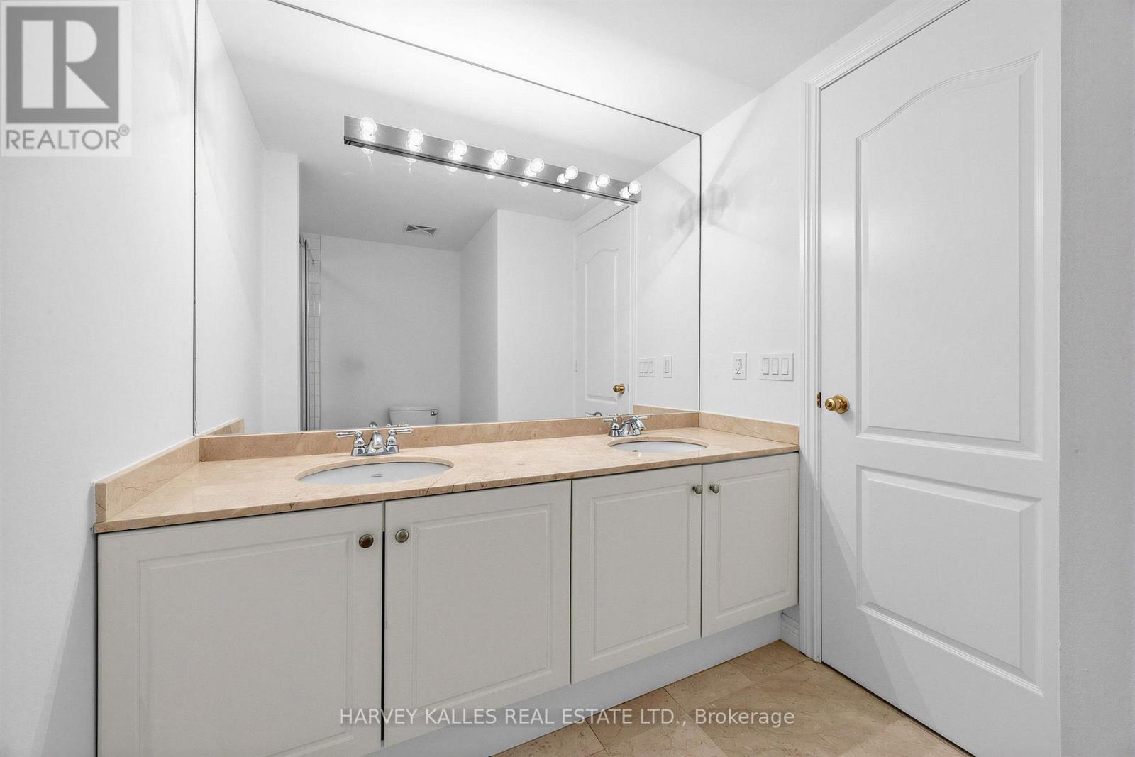 317 - 38 William Carson Crescent, Toronto, Ontario  M2P 2H2 - Photo 9 - C13712970
