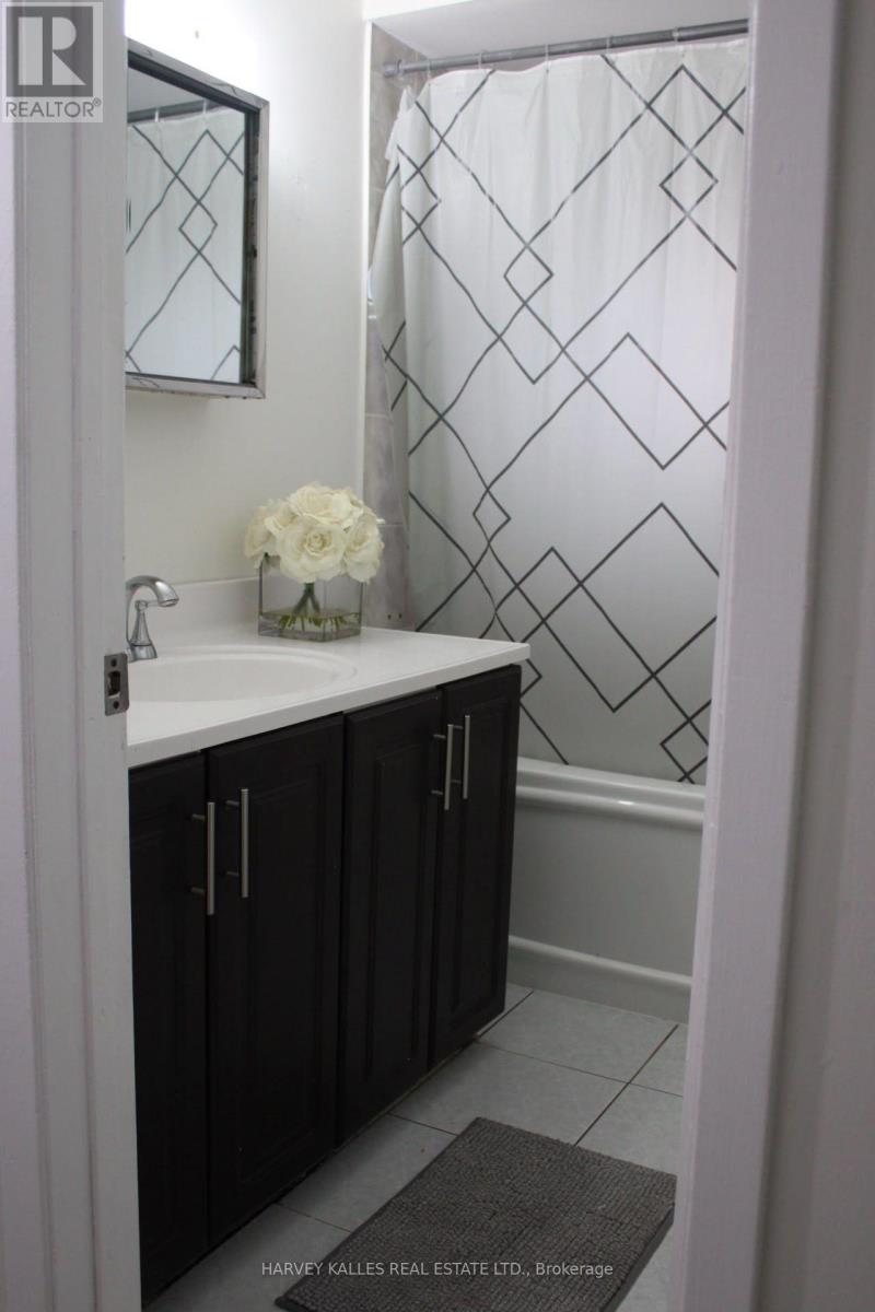 102 Goldcrest Road, Brampton, Ontario L6S 1H2 - Photo 18 - W13713032