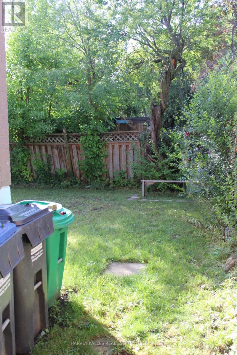 102 Goldcrest Road, Brampton, Ontario L6S 1H2 - Photo 36 - W13713032