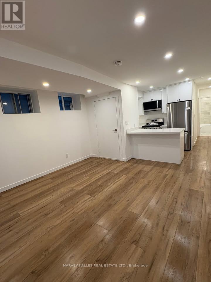 Lower - 557 Crawford Street, Toronto, Ontario M6G 3J9 - Photo 2 - C13718488
