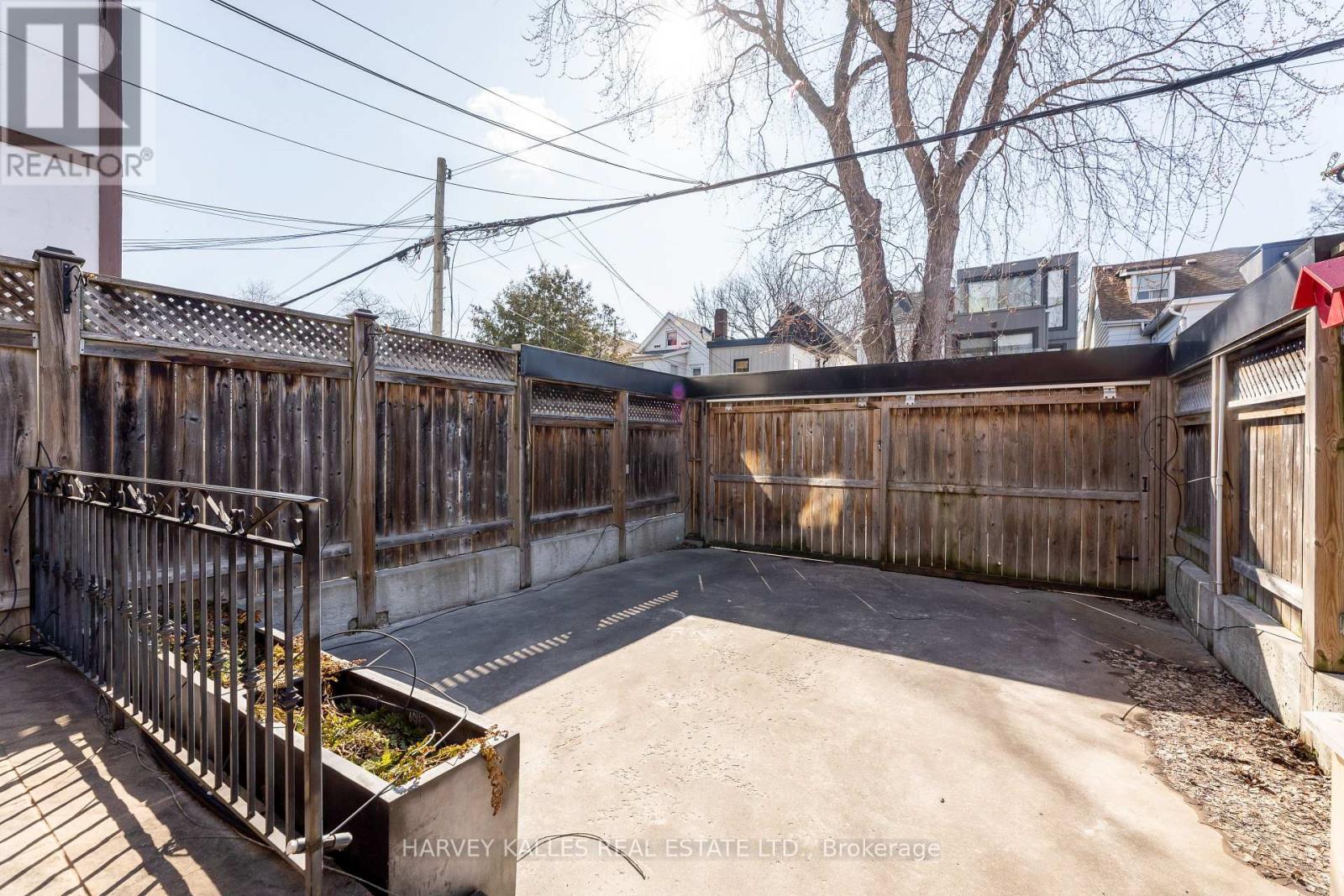 1107 Gerrard Street E, Toronto, Ontario M4M 1Z9 - Photo 30 - E13721094