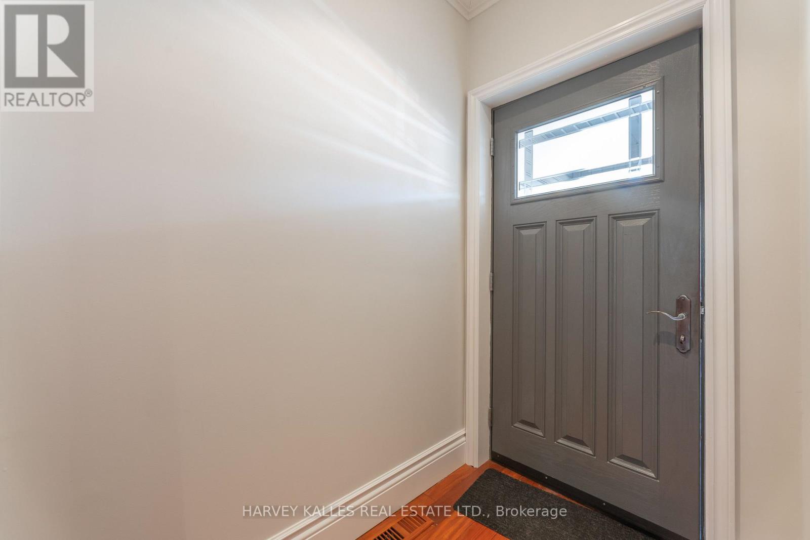 1107 Gerrard Street E, Toronto, Ontario M4M 1Z9 - Photo 5 - E13721094