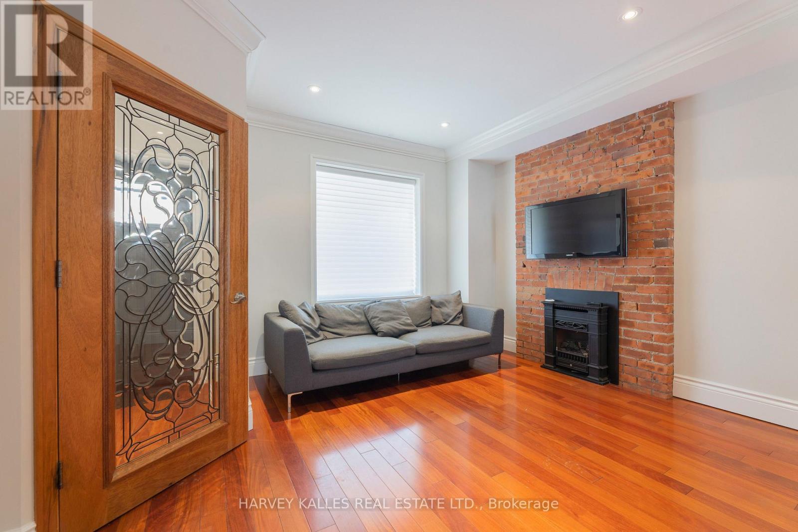 1107 Gerrard Street E, Toronto, Ontario M4M 1Z9 - Photo 6 - E13721094