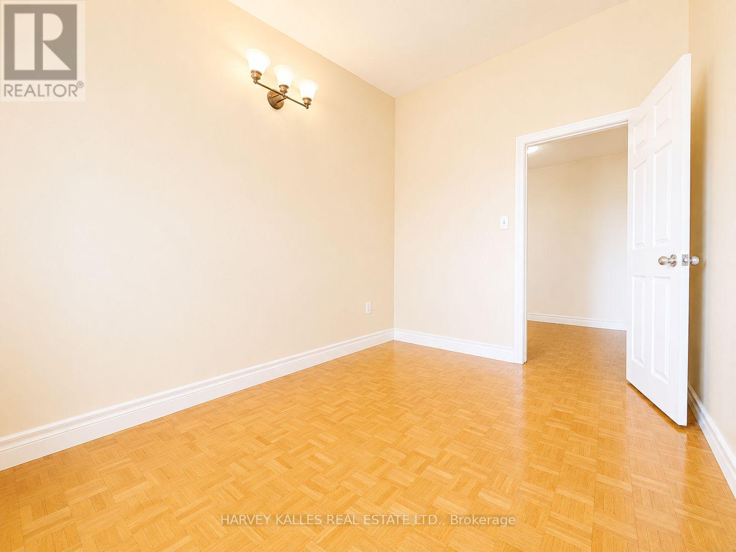 305 - 80 Blackfriar Avenue, Toronto, Ontario M9R 3S9 - Photo 12 - W13721896