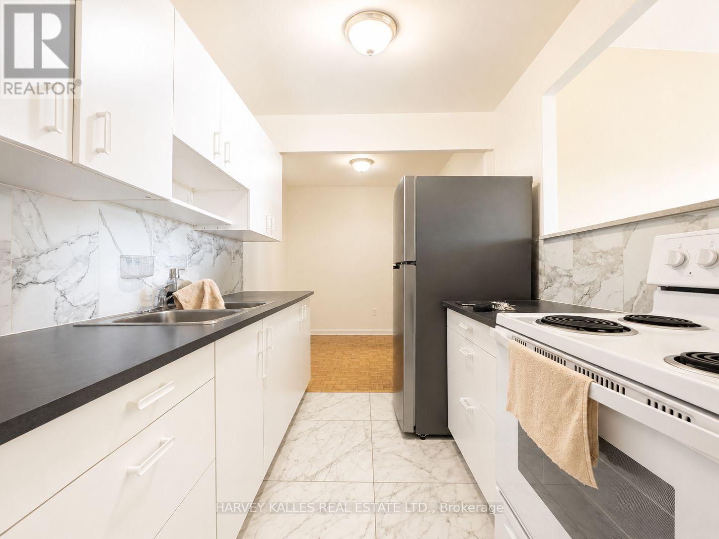 305 - 80 Blackfriar Avenue, Toronto, Ontario M9R 3S9 - Photo 5 - W13721896