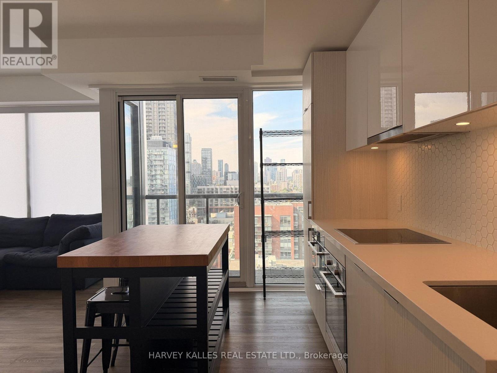 1704 - 158 Front Street E, Toronto, Ontario M5V 1E5 - Photo 4 - C13722678