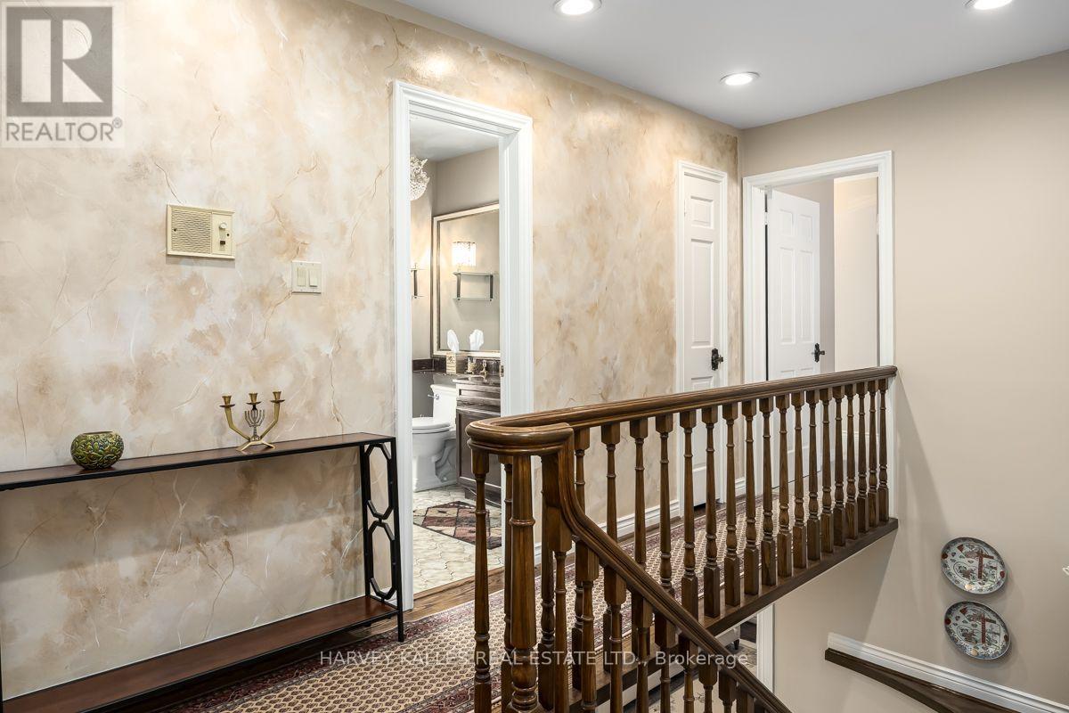 30 Coreydale Court, Toronto, Ontario  M3H 4T2 - Photo 17 - C13727500