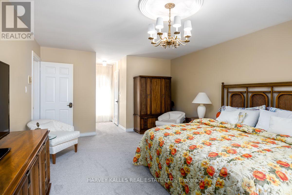 30 Coreydale Court, Toronto, Ontario  M3H 4T2 - Photo 19 - C13727500