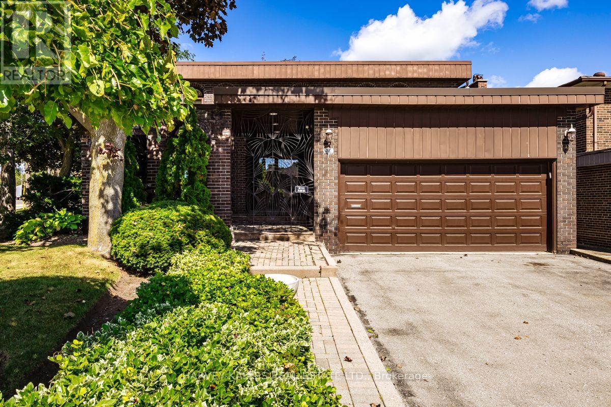 30 Coreydale Court, Toronto, Ontario  M3H 4T2 - Photo 2 - C13727500