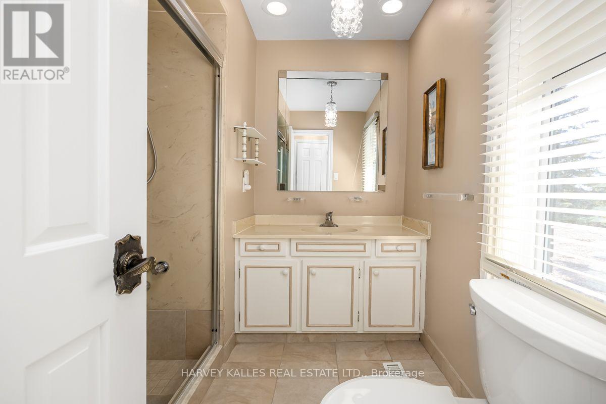 30 Coreydale Court, Toronto, Ontario  M3H 4T2 - Photo 21 - C13727500