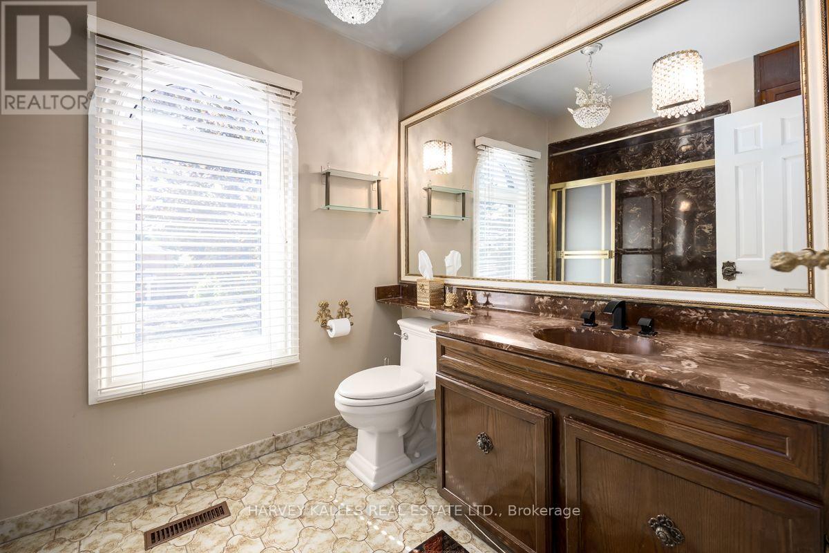 30 Coreydale Court, Toronto, Ontario  M3H 4T2 - Photo 28 - C13727500