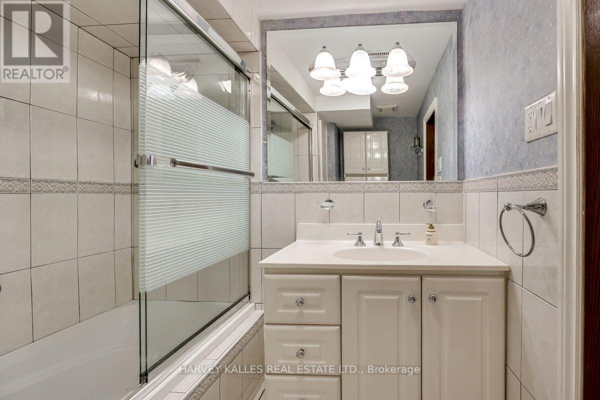 30 Coreydale Court, Toronto, Ontario  M3H 4T2 - Photo 36 - C13727500